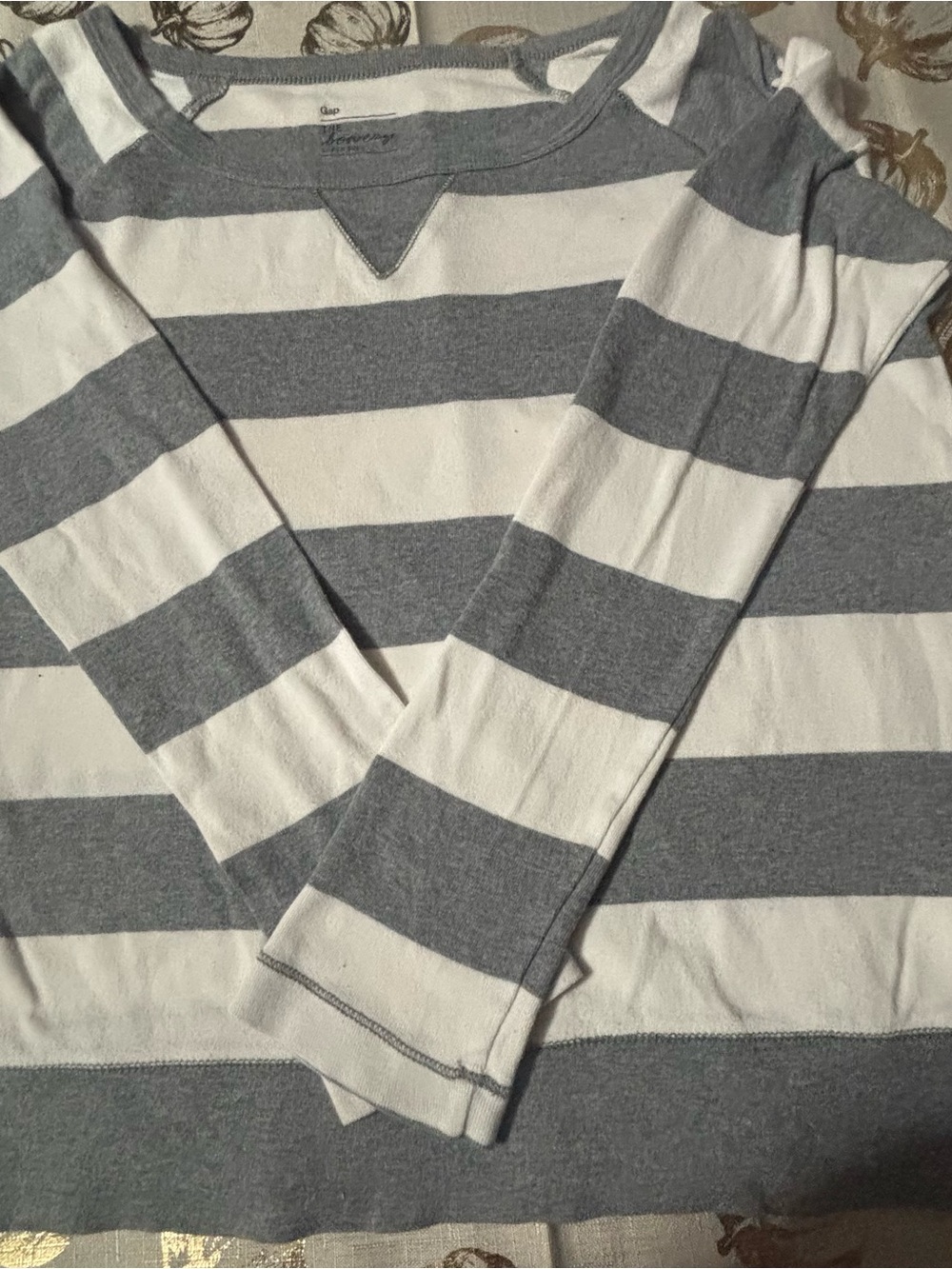 GAP Woman’s Long sleeve shirt Gray & White